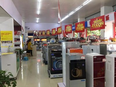 大批恭城人涌向24米街搶購(gòu)家電，是沖動(dòng)消費(fèi)還是明智之選？